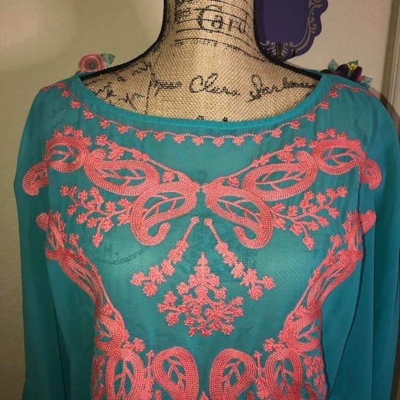 Karlie Sheer Turquoise & Embroidered in Coral Kimono Sleeve Blouse Size M - Picture 3 of 10